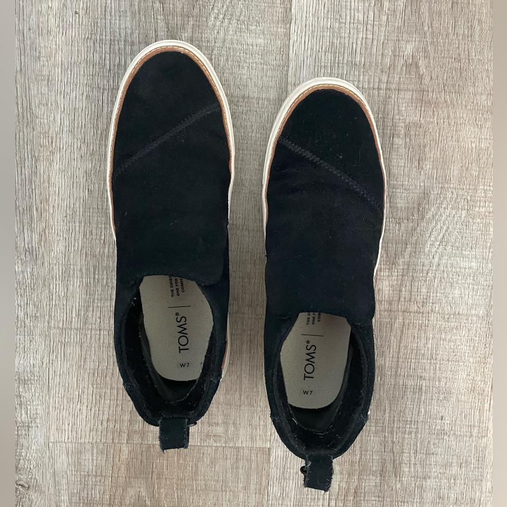 Toms